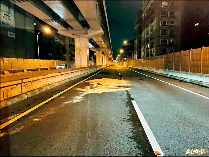 溫姓替代役搭多元計程車遭丟包台64快速道路，倒臥車道被4車相繼輾過身亡。（資料照）