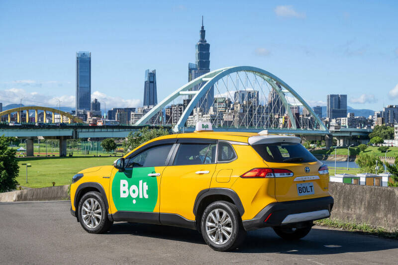台北市公運處指出，溫姓替代役搭乘的多元計程車Bolt，未善盡管理責任，將開罰3萬；示意圖。（Bolt提供）
