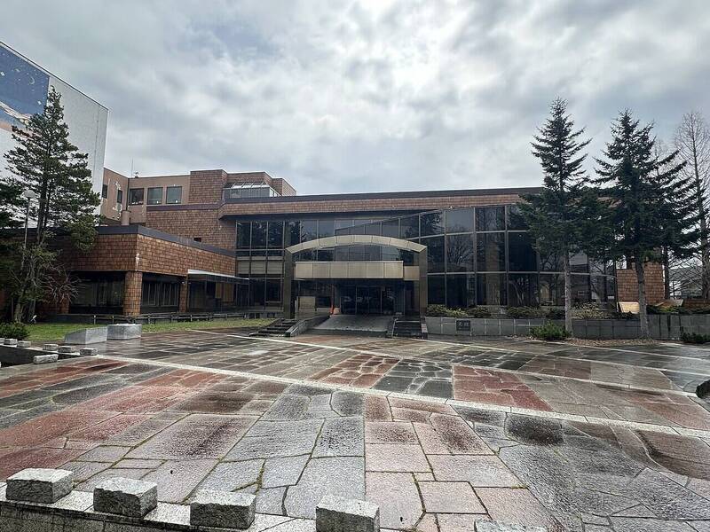 北海道的滝川市擁有一座內容豐富的美術自然史館，讓居民從小就能接觸這些知識。（圖取自維基百科）