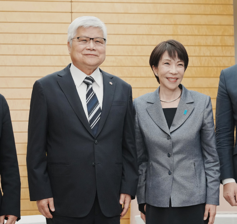 台積電董事長魏哲家向日本首相高市早苗說明台積電「3奈米製程」打算赴日設廠的規畫，對高市選情有加分作用。（歐新社檔案照）