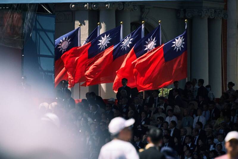 《世紀血案》的關鍵，在於我們是否容許歷史在資金與敘事操作下被重新定義。當歷史真相被稀釋，民主的防線也將隨之倒退；示意圖（彭博檔案照）