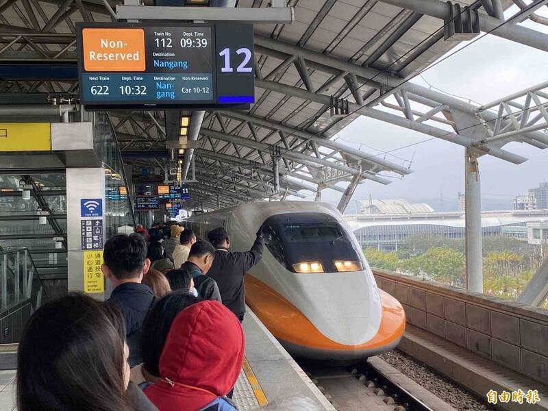 國道一號、三號在桃園、新竹段的癱瘓，急需一條專屬科技廊道的「第二高鐵」。示意圖。（資料照）