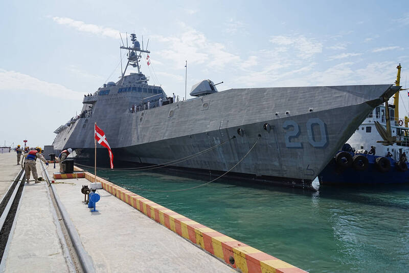 美國海軍濱海戰鬥艦「辛辛那提號（USS Cincinnati）」於1月24日首度停靠於柬埔寨雲壤海軍基地。（美聯社檔案照）