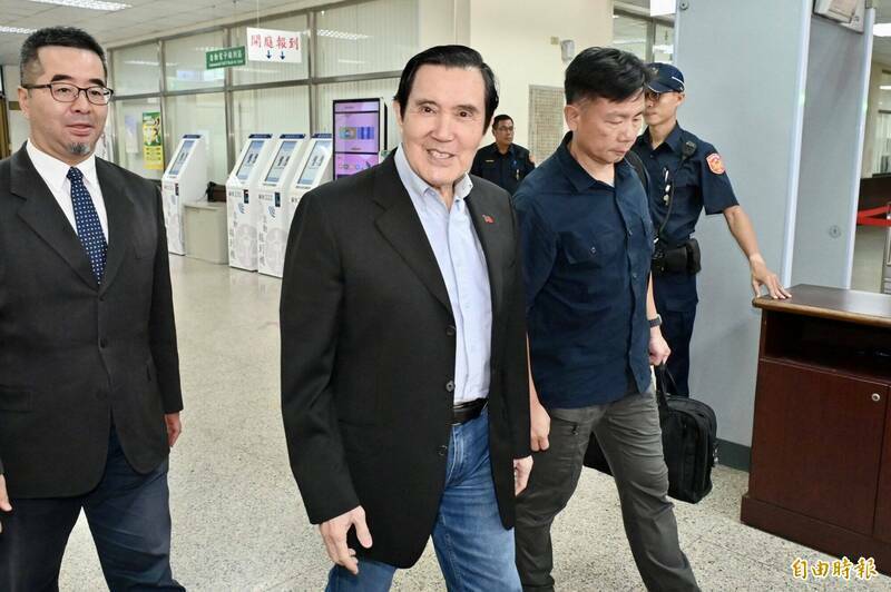 馬英九政府將役期縮短為4個月。縮短到近乎「解除武裝」的姿態，削弱國防根基？（資料照）