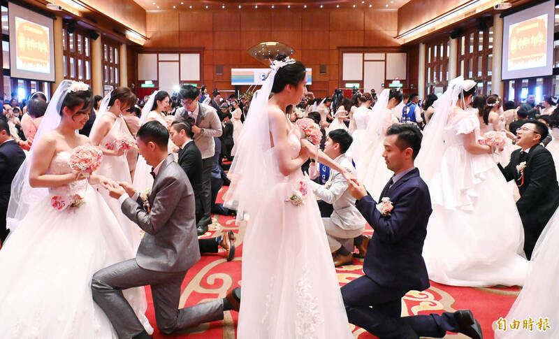 如果申請約會補助者後續真的結婚，可以憑結婚證明申請「幸福成家獎金」或享有稅務優惠。（資料照）