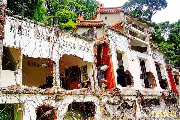 新北市府對於文資黑箱是長年慣犯，如先天派齋堂普安堂部分建物被拆。（資料照）