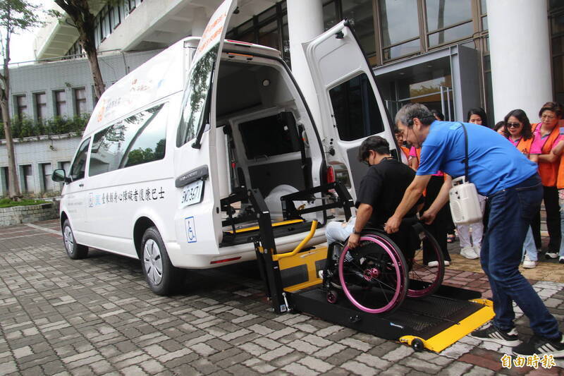 油價若上漲，復康巴士恐因燃油補貼不足而減少班次。（資料照）