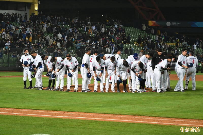 名家分享~扛布者》輸球又傷傑憲後／台灣隊燃燒吧 力拚後3場！