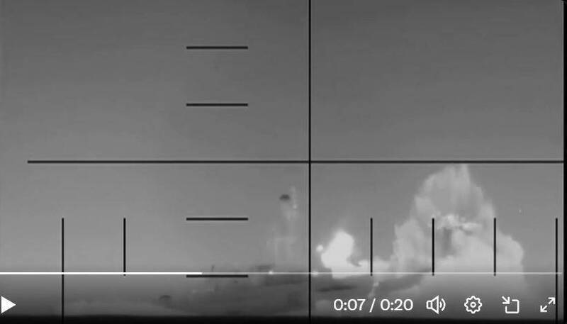 美軍潛艦於斯里蘭卡附近海域的軍事衝突中，成功擊沉伊朗海軍軍艦。這是美軍潛艦自二戰以來首度在實戰中擊沉敵對戰鬥艦。（取自美國戰爭部網站）