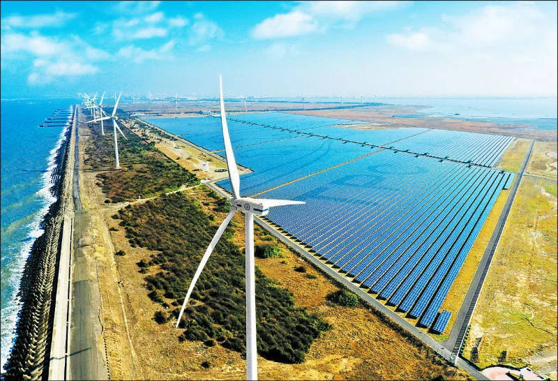 我國目前所使用天然資源之種類相當侷限，有九成多化石能源均須仰賴外國進口，且若干接收與儲存建設明顯延遲。（資料照）