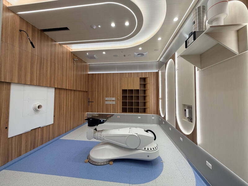 臺灣歷經33年，終於成功研發第一個國產國造的加速器型硼中子捕獲治療設備，成為世界上有能力生產相關技術的5個國家之一（1）。（取自貼文）