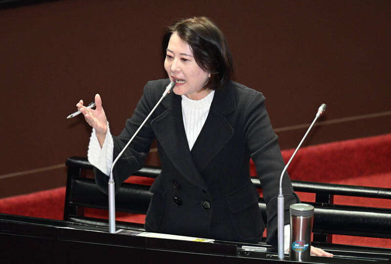 立委王鴻薇針對行政院長卓榮泰包機赴日觀賞棒球經典賽提出質詢。（資料照）