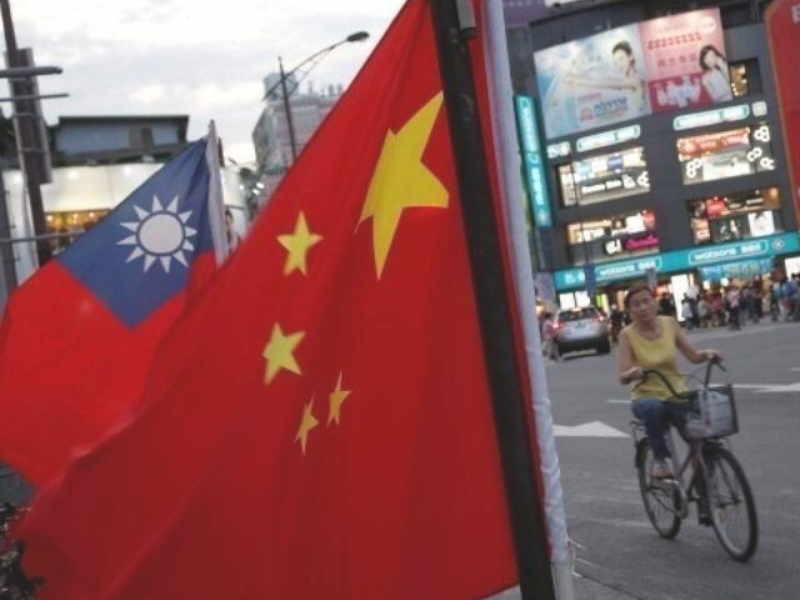 若因中國單方面制度不透明、行政程序不配合，台灣就要下修審查標準，那麼最後台灣的法律就會變成北京的行政態度；示意圖。（路透檔案照）