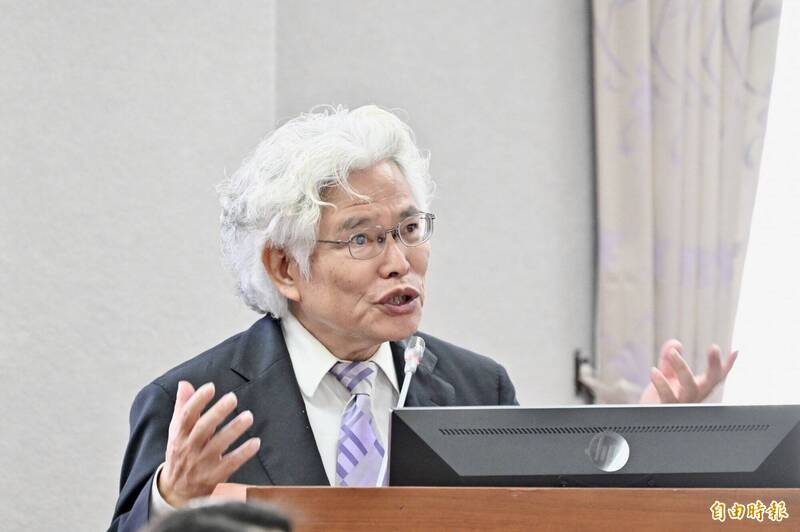 銓敘部長施能傑說明，打「優秀」與「未達良好」要符合法定條件標準。以「未達良好」來說，必須要附理由，且主管在平常考核時就要預先示警、跟對方溝通，從過程就讓對方知道自己的表現。（資料照）