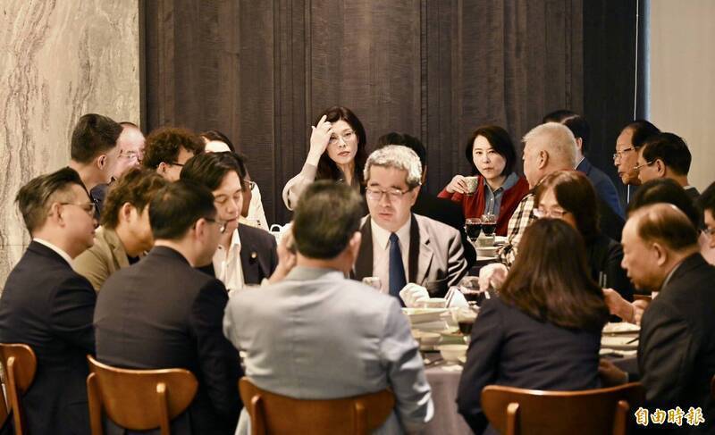 立法院國民黨團與黨中央餐敘，但逾三分之一黨籍立委缺席。（資料照）