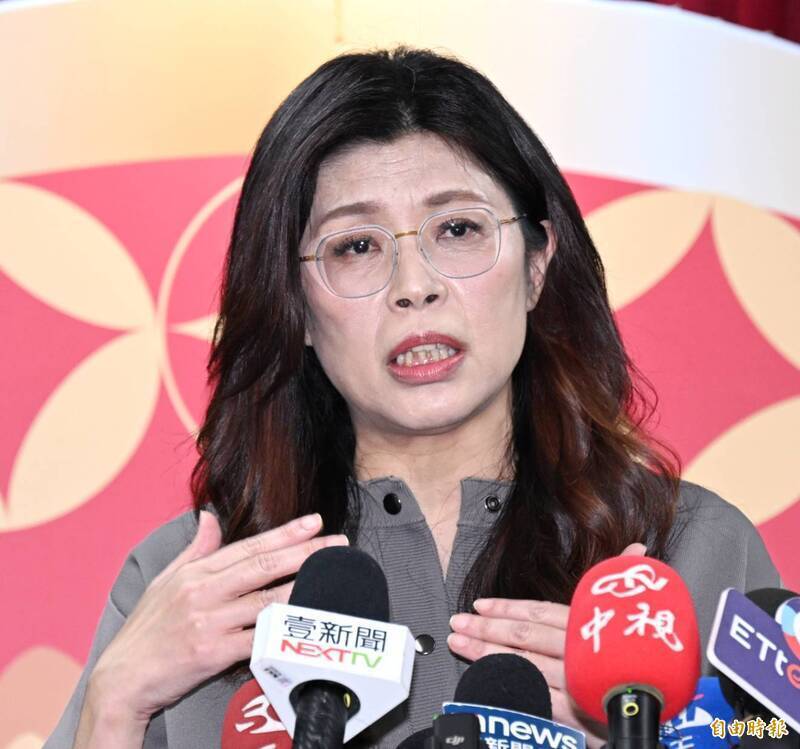國民黨主席鄭麗文在兩岸與國際局勢上，多次強調應透過政治努力與善意累積來化解衝突，並認為不應無限制提高軍費。（資料照）
