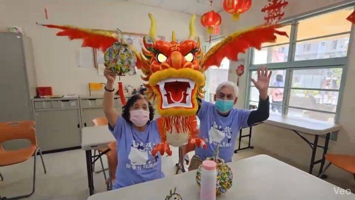 把生成式AI帶進失智據點，讓長輩參與活動時的神情、笑容與專注瞬間，轉化成更有生命力的照片。（作者提供）