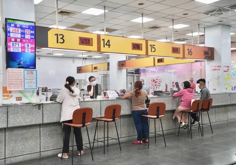 考績制度的公平與否，不只影響個人權益，更直接影響整體公部門的工作文化與服務品質；示意圖，圖中人物與本文無關。（屏東縣政府提供）