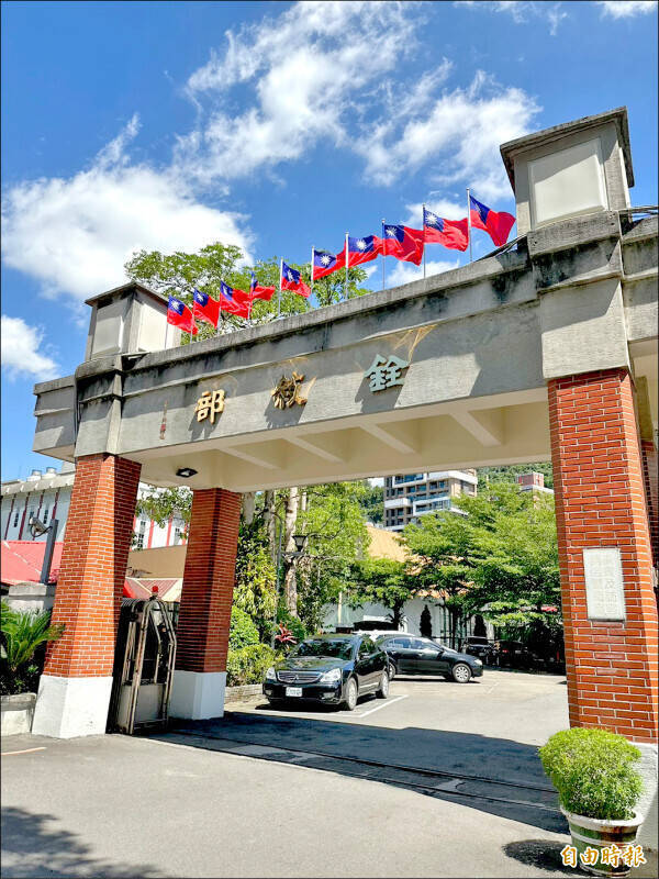 銓敘部預告「公務人員考績法」修正草案，考績法等第不再有甲乙丙丁，而是簡化為「未達良好」、「良好」、「優秀」，且全面刪除分數標準。（資料照）