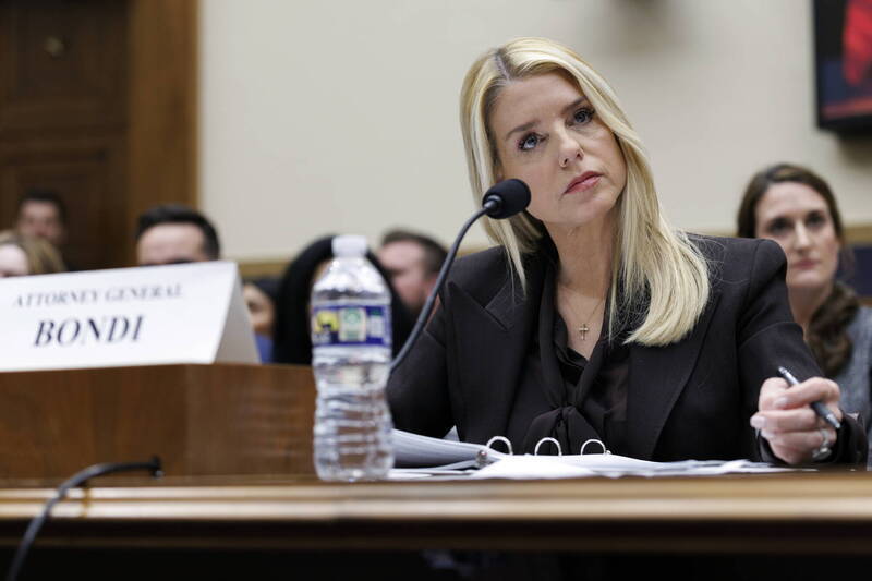 美國司法部長邦迪（Pamela Bondi）是近期第二位下台的高層政府官員。（歐新社檔案照）