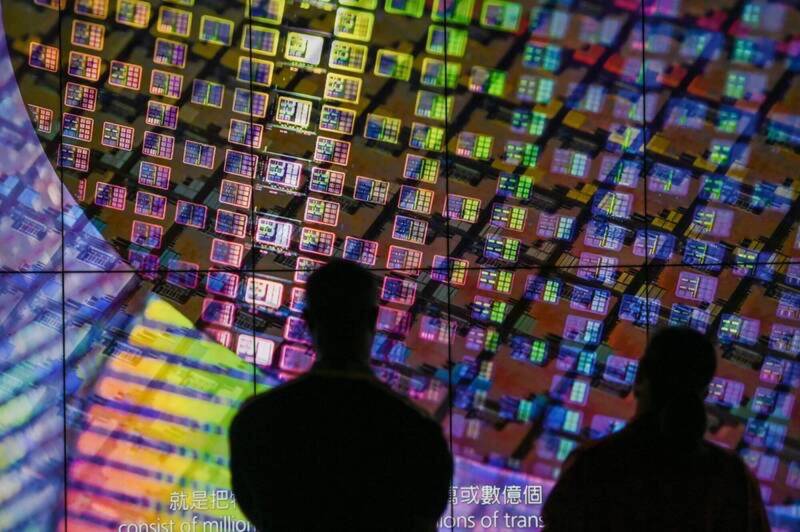 人形機器人對台灣而言，是一個不容忽視的趨勢，我們應在產業政策上有所布局，例如結合既有半導體與製造優勢，切入機器人關鍵零組件與系統整合，強化我們在全球供應鏈中的角色；示意圖。（路透檔案照）