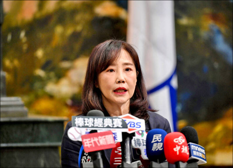 國民黨近日拋出「廢人不廢院」，表態不推薦監委人選，之後又改口提到總統府若有誠意，明示國民黨可推薦人數；國民黨文傳會主委尹乃菁。（資料照）