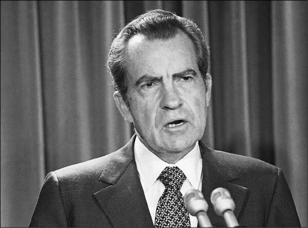  「瘋子理論」（Madman Theory）源自前美國總統尼克森1968年對白宮幕僚長霍爾德曼H. R. Haldeman的談話記錄 。（美聯社檔案照）