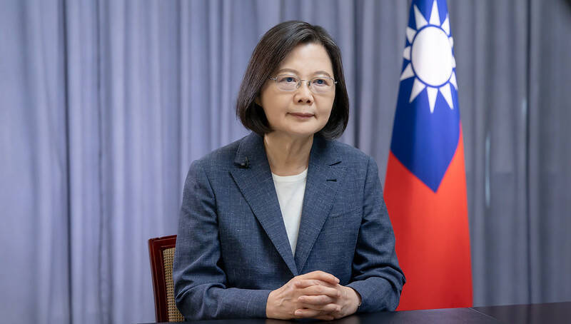 民進黨執政者推動改革，讓人民可以公開且任意在凱達格蘭大道上，指手謾罵總統、批評政府。圖為前總統蔡英文。（總統府提供）