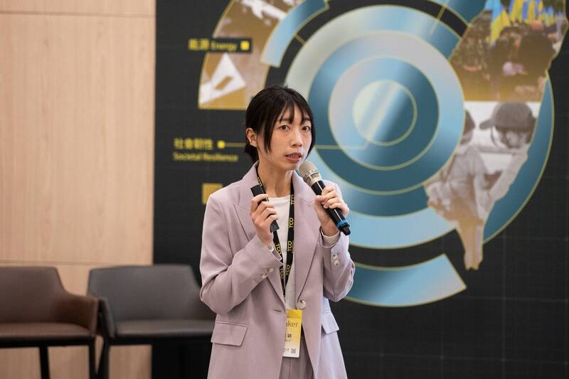 DSET能源韌性組研究員兼任組長呂采穎，分析台灣戰時的能源韌性政策。（取自貼文）