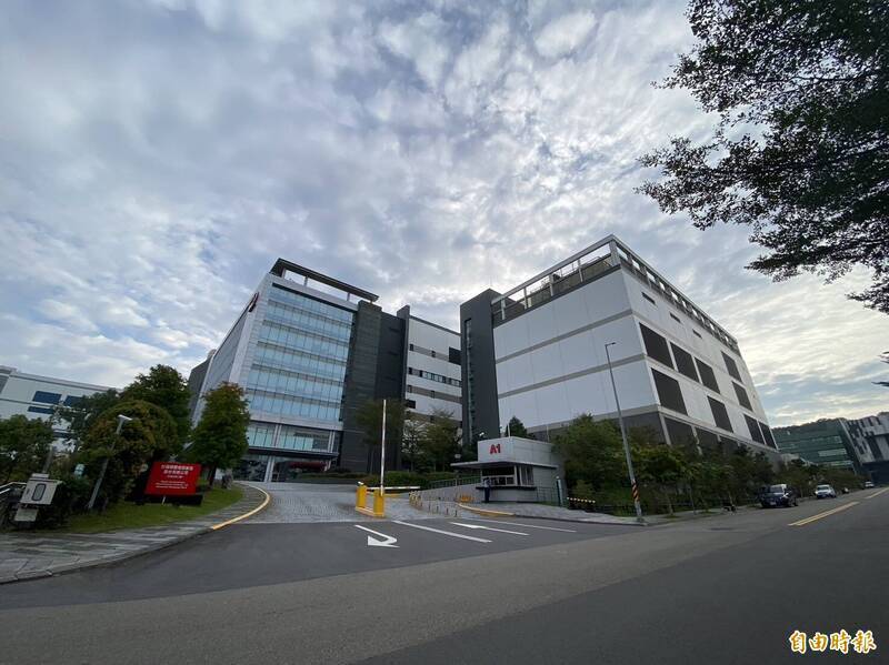台灣若只提供工廠土地，永遠只是代工鏈的一環。圖為台積電在桃園龍科園區的先進封測三廠。（資料照）