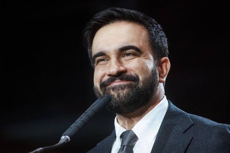 美國紐約市長佐赫蘭·馬姆達尼提出強化對高所得族群課稅，引發市場高度關注。（美聯社檔案照）