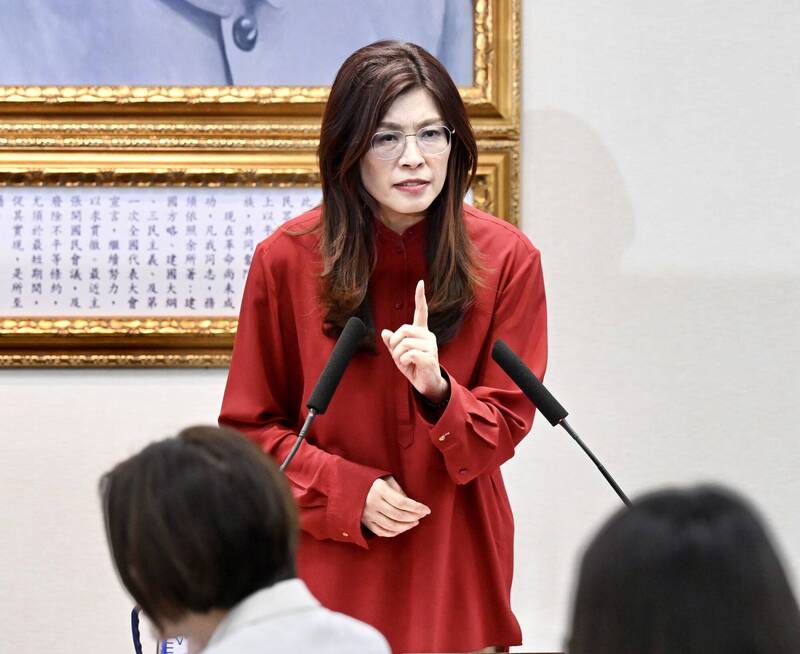 近期以鄭麗文為首提出的「主權重疊、治權分開」論述，看似試圖在兩岸僵局中尋求出路，實則是在法理上進行「主權自殺」；國民黨黨主席鄭麗文。（資料照）