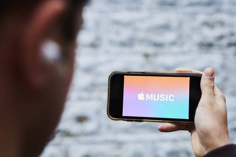 越來越多創作者湧入串流平台，市場呈現高度碎片化。圖為Apple Music串流音樂平台。（彭博檔案照）