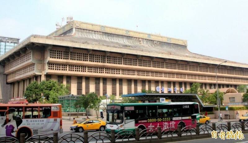 臺鐵公司於北車商場案中已於會議前告知甄審委員迴避相關規範，盡其告知義務，機關實不應受到苛責。（資料照）