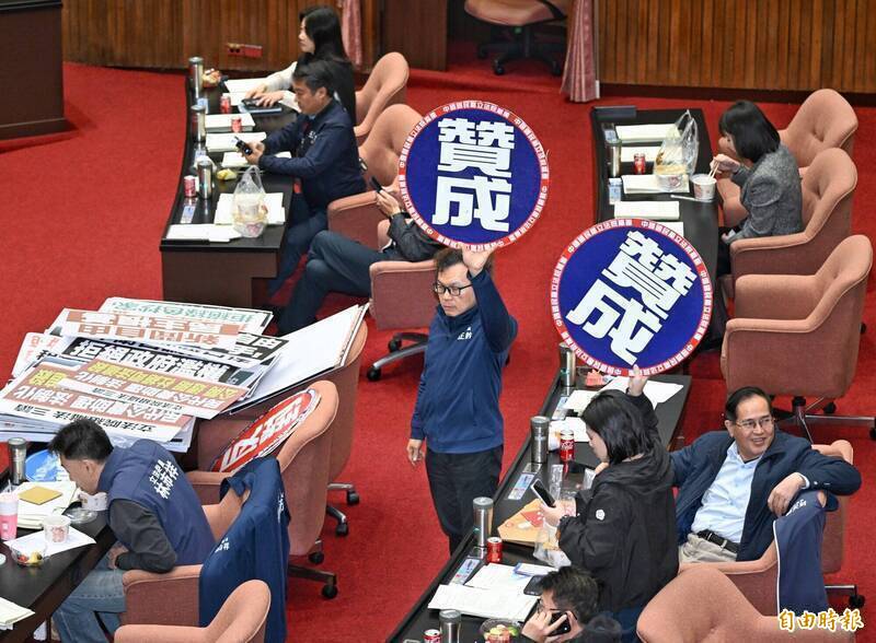 朝野唯有理性對話，展現成熟的民主防衛決心，才能激起台灣人守護家園的愛國心。（資料照）