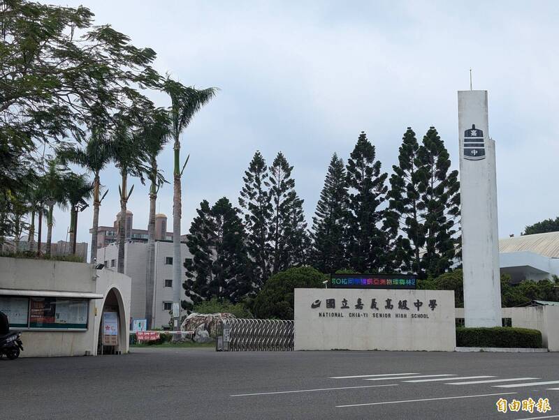 筆者與吳明賢是嘉中校友，感念在高中唸書時受學長影響最大。（資料照）