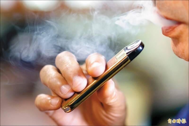 含有依托咪酯的電子煙很容易逃避監管，尤其因為它們的外觀與僅含尼古丁的電子煙幾乎沒有區別。（資料照）