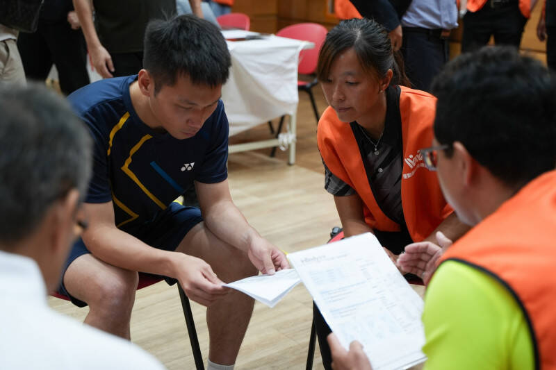 運動部長李洋日前親自參與科技檢測體驗，率先公開自身握力檢測結果為50公斤。（運動部提供）