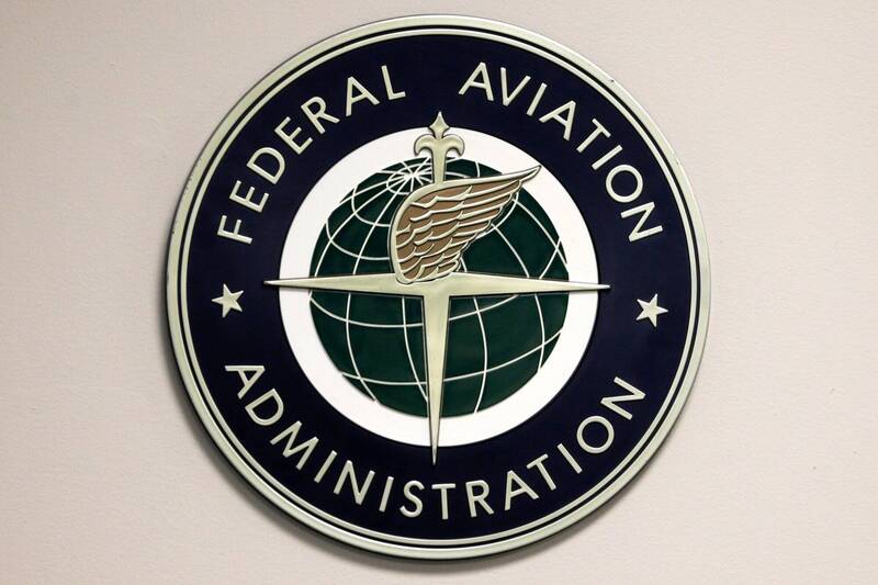 美國聯邦航空總署（FAA）的實驗數據顯示，對於鋰電池引發的火災，最有效的處置方式是用「大量的水」進行冷卻。（美聯社檔案照）