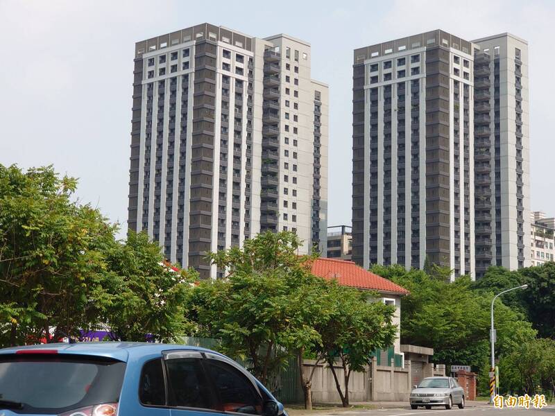 前總統陳水扁與女兒陳幸妤住的大樓，是南市東區高檔名宅地標之一。（資料照）