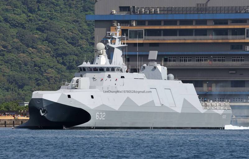 舷號PGG-632 的沱江級「最終艦」—「寶江軍艦」，已在宜蘭蘇澳外海正式展開首次海上測試（海試）。（李忠衛授權提供）