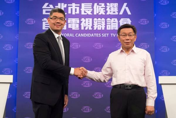 2014年柯文哲擊敗連勝文，當選台北市市長，應該是他對台灣的一點貢獻。圖為2014年台北市長選舉電視辯論會。（資料照）