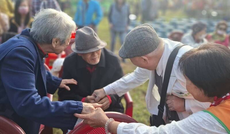 自由開講》清明節的長照帳單 政府算KPI，家屬算命長