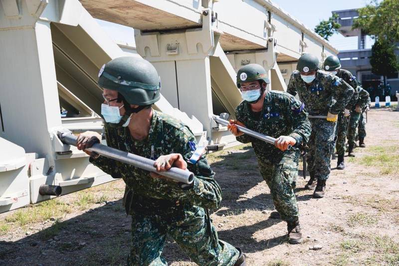 自由開講》國防預算再多 也不能忘了最重要的「人」